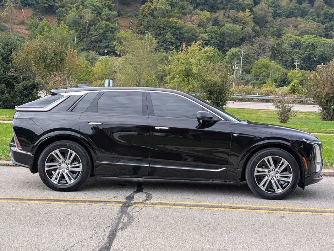 Used 2024 Cadillac Lyriq Tech w/ Driver Assist Package AWD/4WD image 7