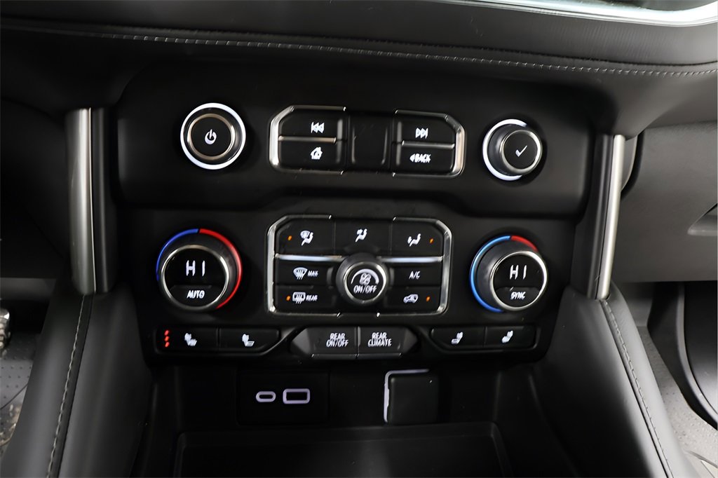 Used 2024 Chevrolet Tahoe Z71 w/ Luxury Package image 9