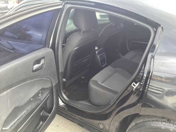 Used 2015 Dodge Charger SE w/ Popular Equipment Group image 8