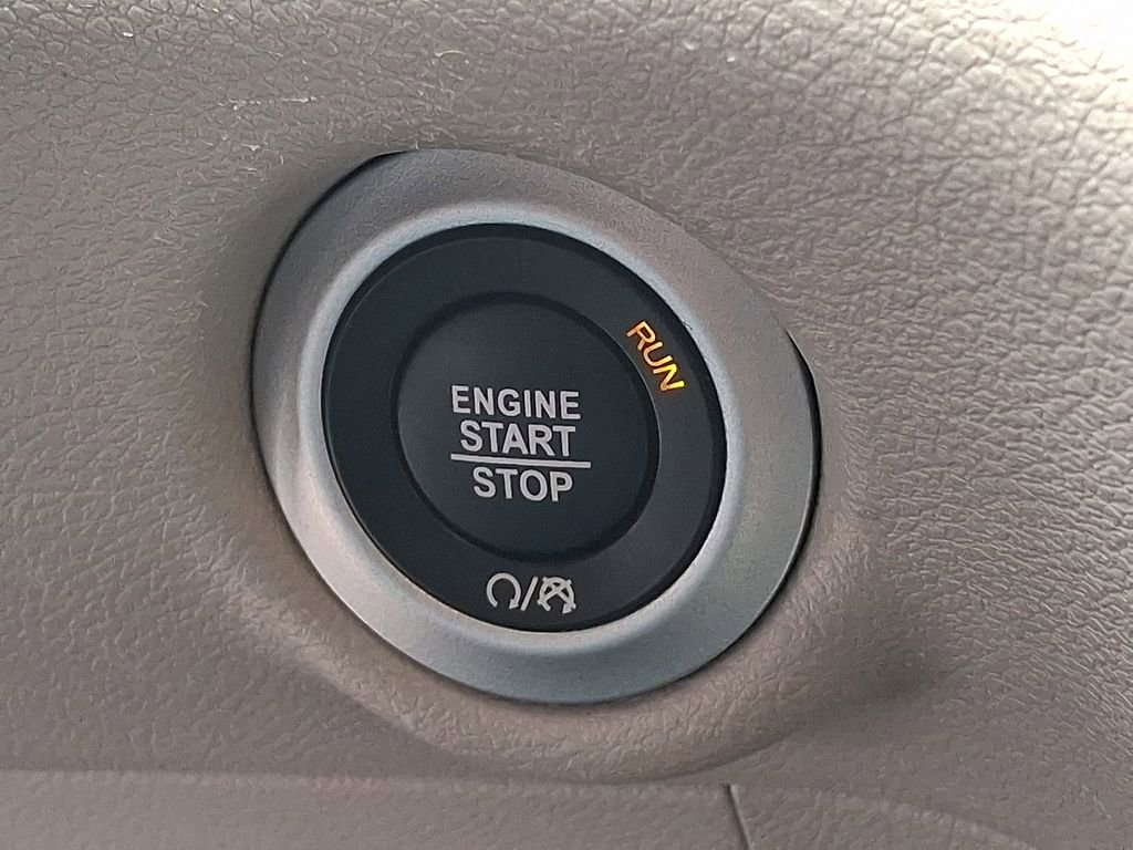 Used 2024 Chrysler Pacifica Touring-L FWD image 24