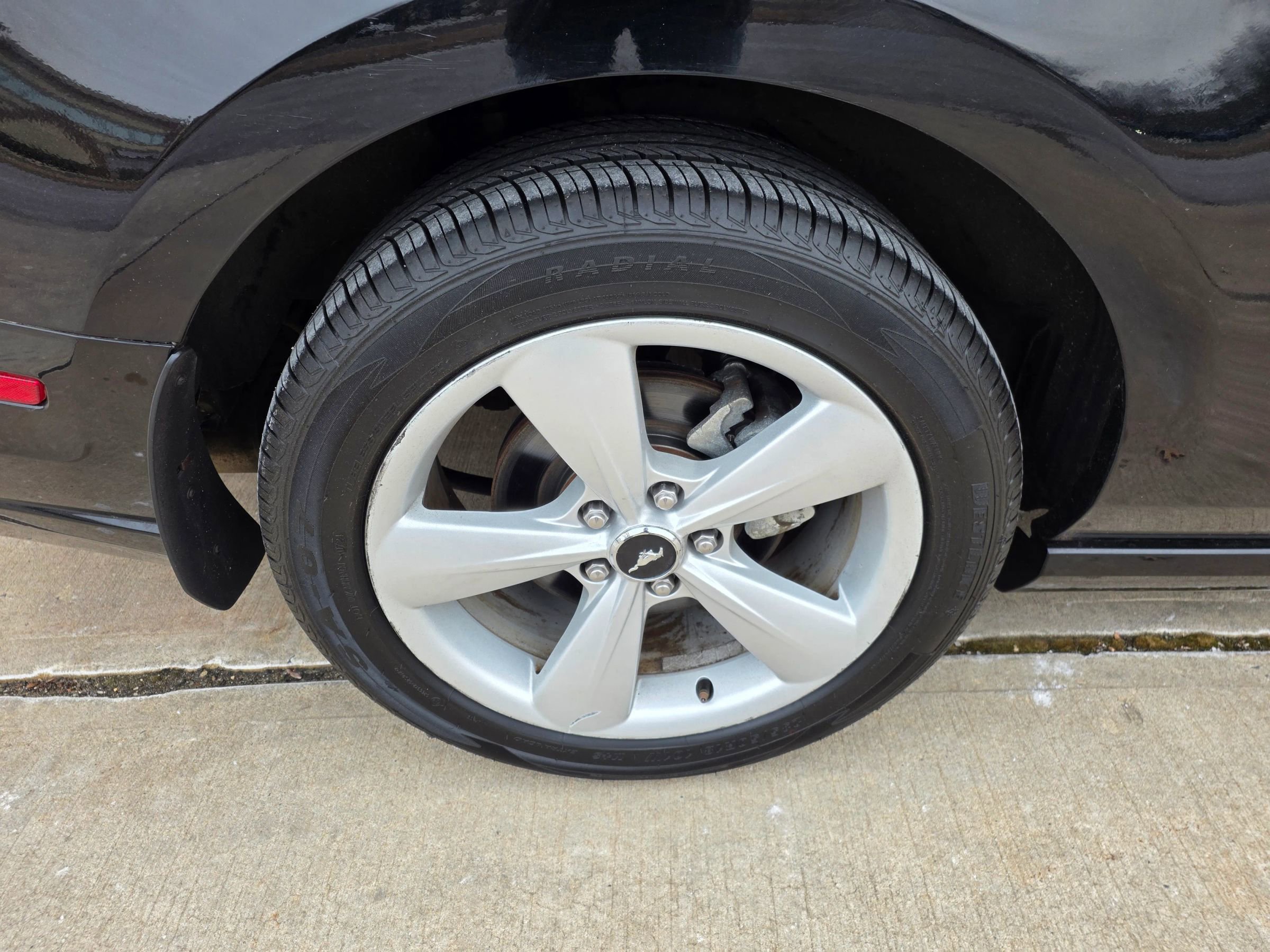 Used 2014 Ford Mustang GT RWD image 25