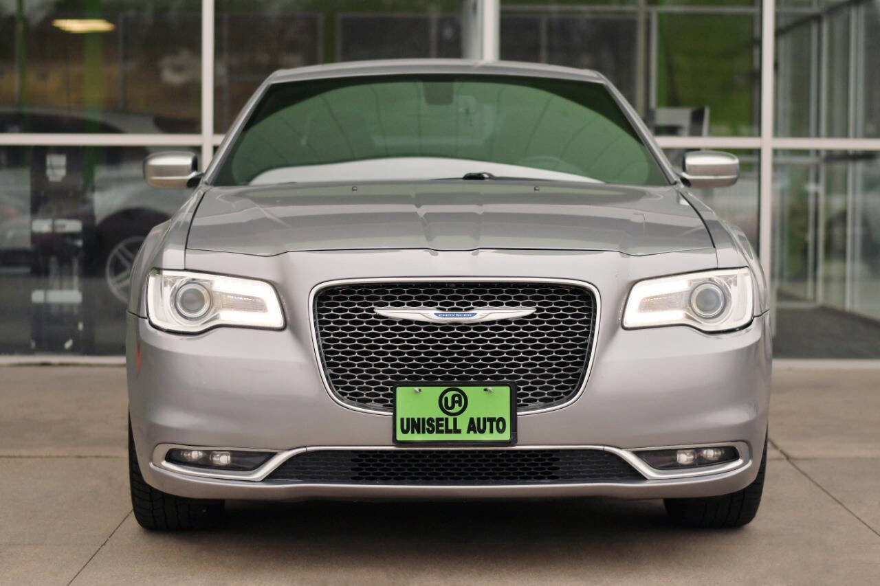 Used 2017 Chrysler 300 C Platinum image 2