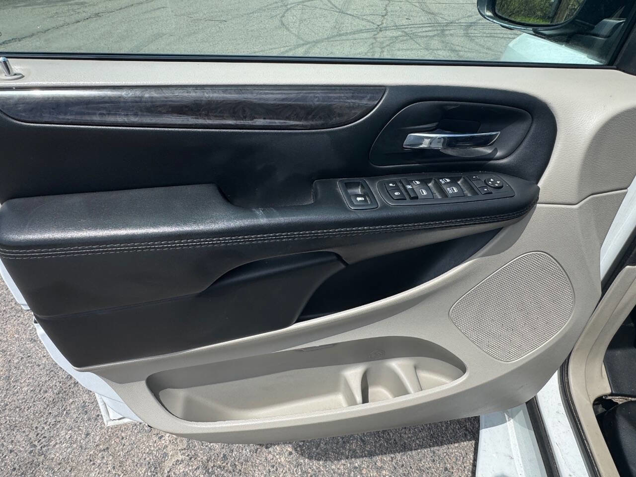 Used 2018 Dodge Grand Caravan SE FWD image 9