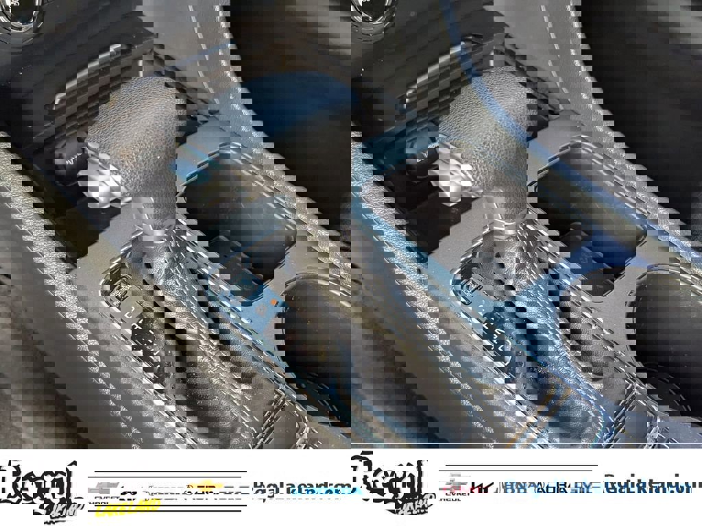 Used 2018 Kia Optima LX w/ 17" Alloy Wheels Package image 22