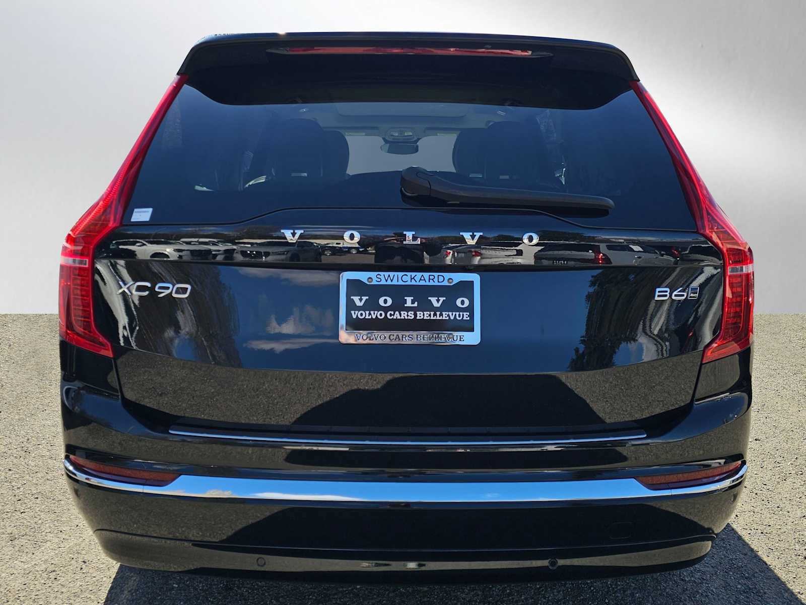 Certified 2023 Volvo XC90 B6 Ultimate w/ Protection Package Premier image 4