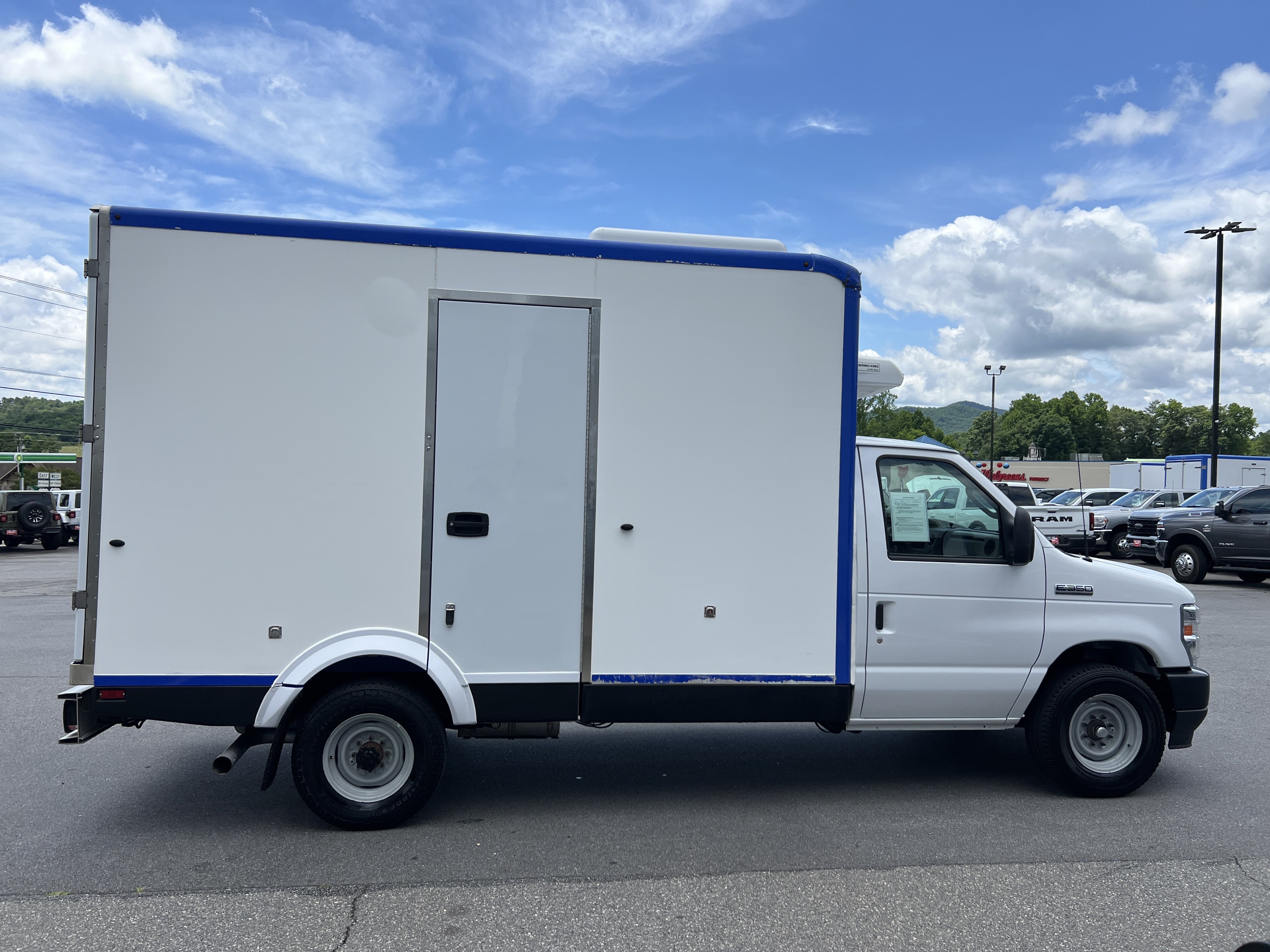 Used 2023 Ford E-350 and Econoline 350 Super Duty w/ Power Windows & Locks Group RWD image 4
