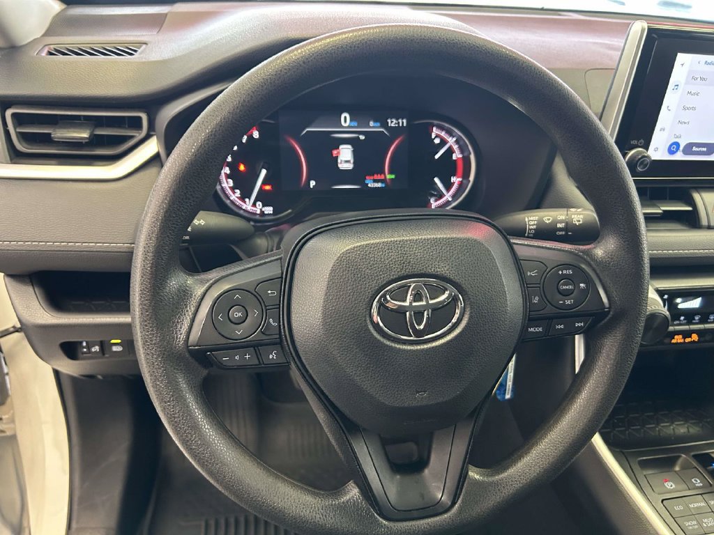 Used 2024 Toyota RAV4 LE AWD/4WD image 18
