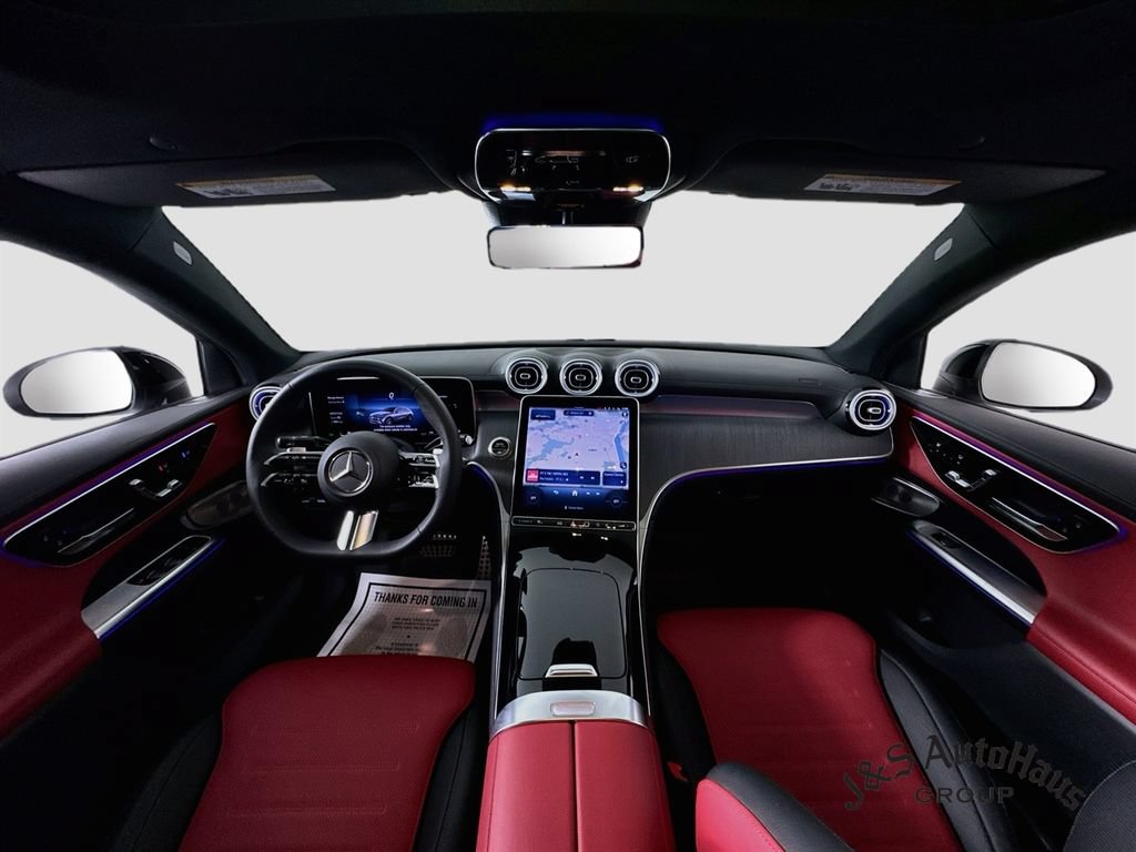 Used 2025 Mercedes-Benz GLC 300 4MATIC image 29
