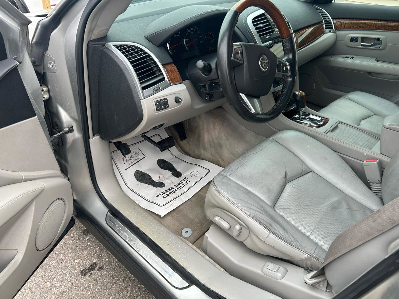 Used 2008 Cadillac SRX AWD w/ Utility Package image 10