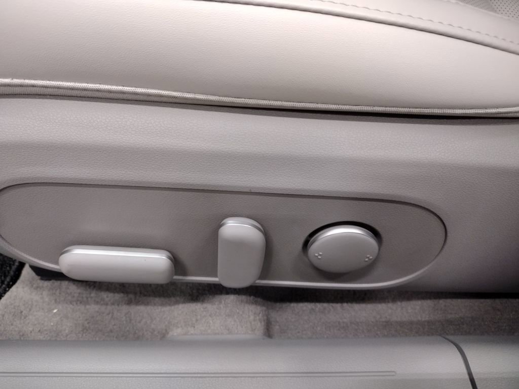 Certified 2025 Hyundai Ioniq 6 SEL image 18