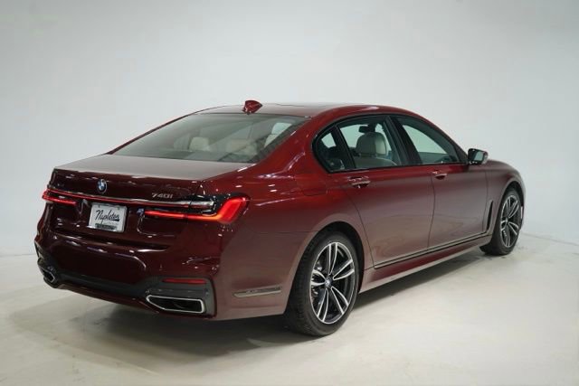 Used 2021 BMW 740i xDrive w/ M Sport Package image 7