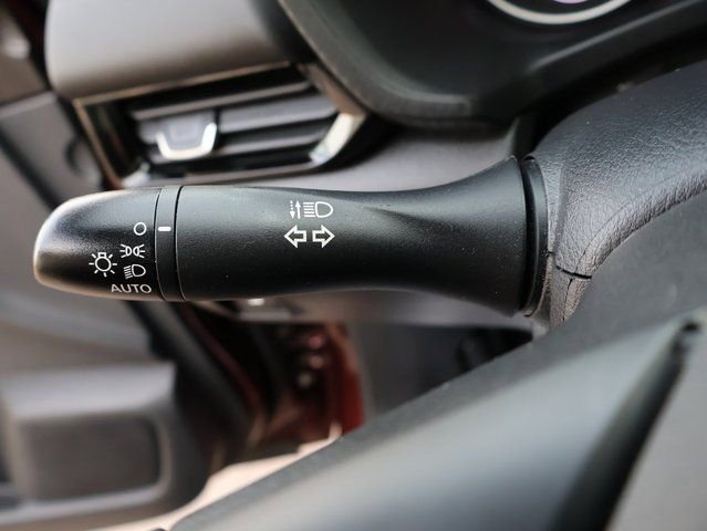 Used 2025 Nissan Sentra SV image 34