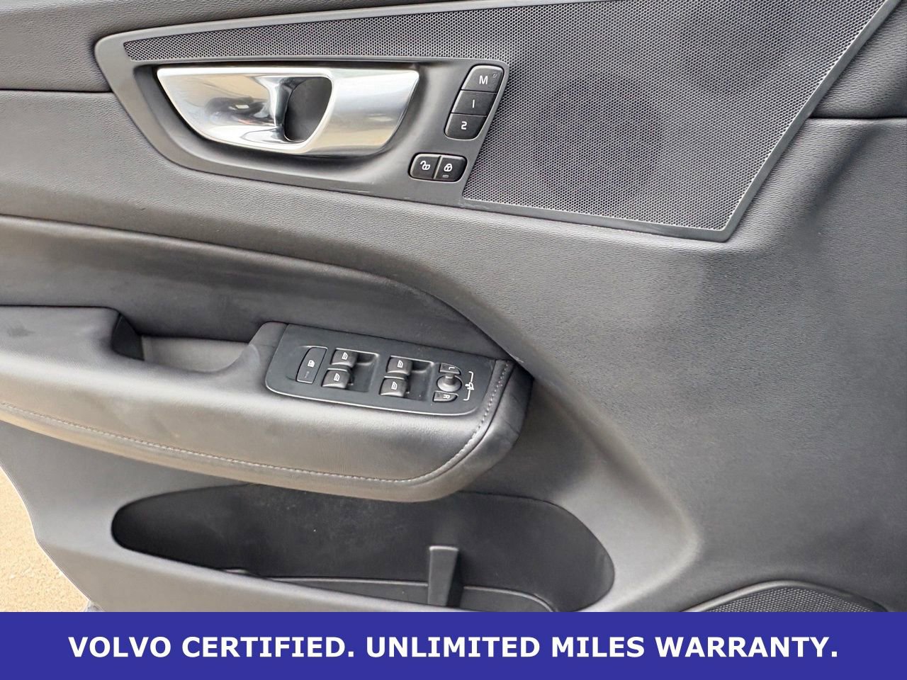 Certified 2025 Volvo XC60 B5 Core AWD/4WD image 28