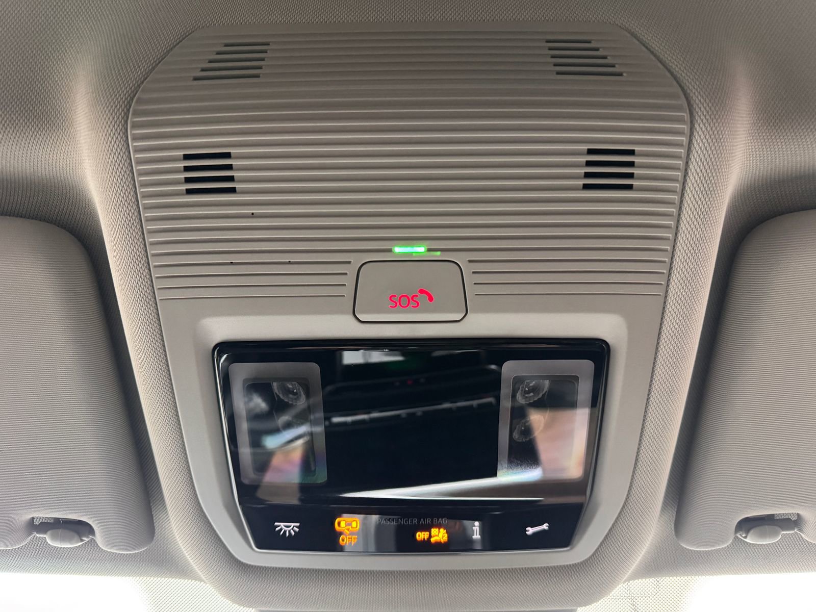 Used 2025 Volkswagen Atlas SE image 28