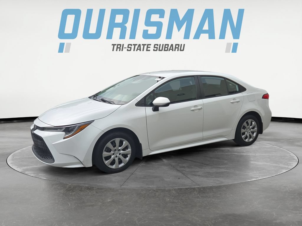 Used 2021 Toyota Corolla LE FWD image 2