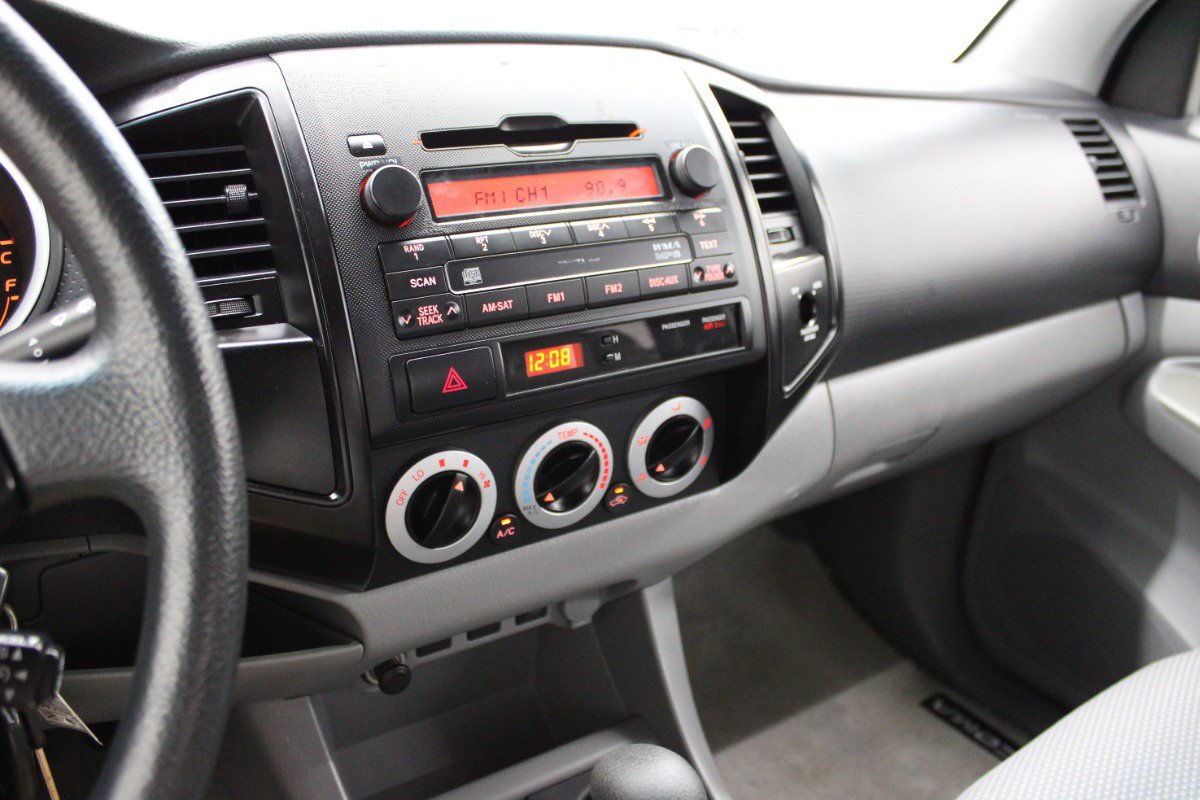 Used 2010 Toyota Tacoma 2WD Access Cab image 15