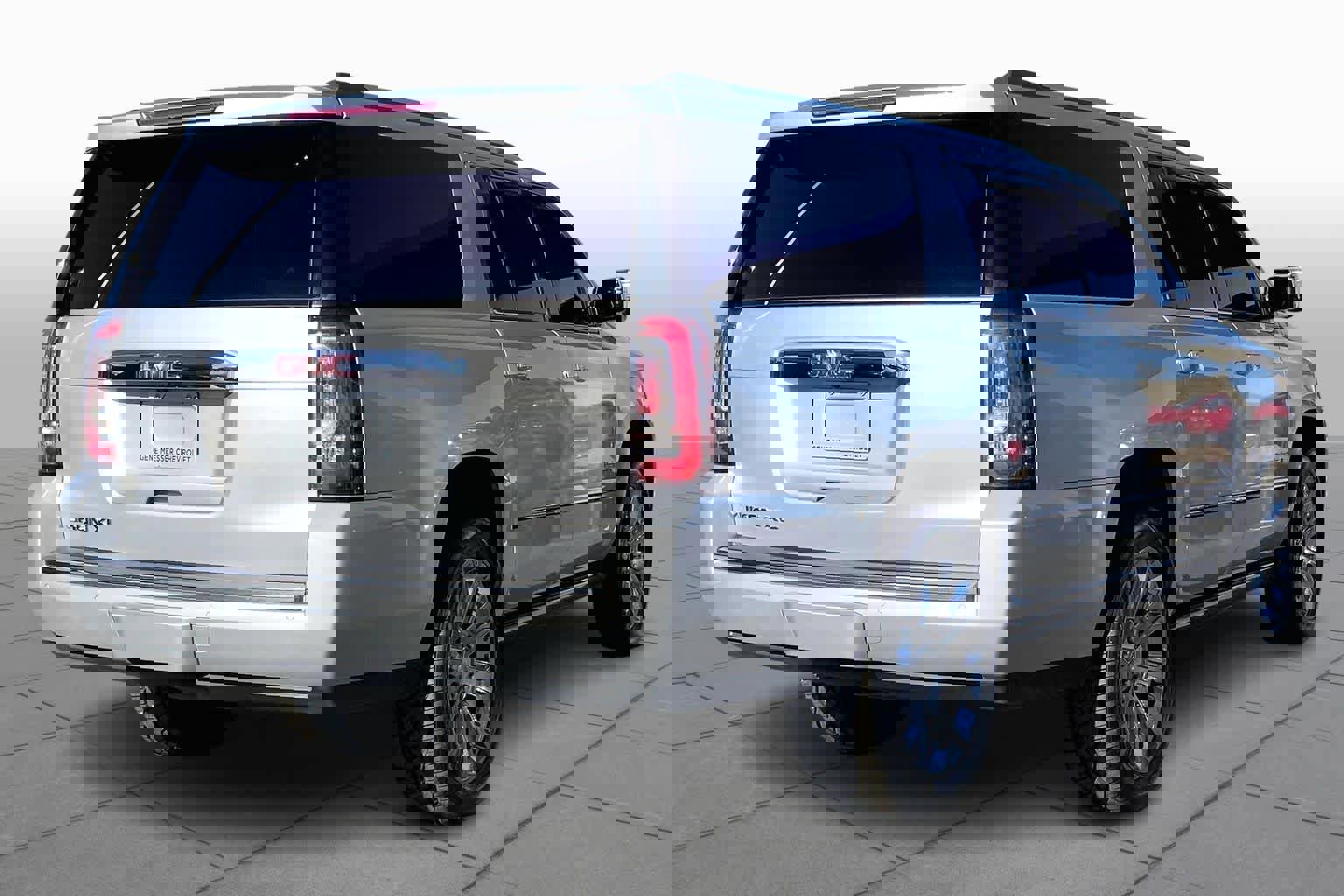 Used 2019 GMC Yukon XL Denali w/ Open Road Package image 12