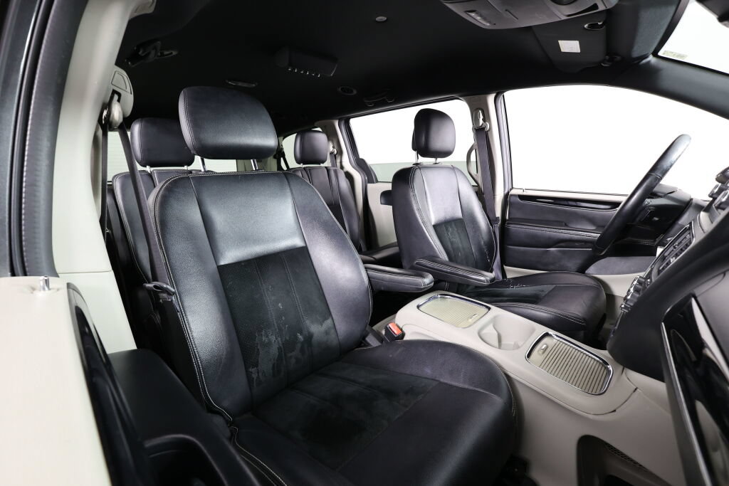 Used 2017 Dodge Grand Caravan SXT FWD image 23