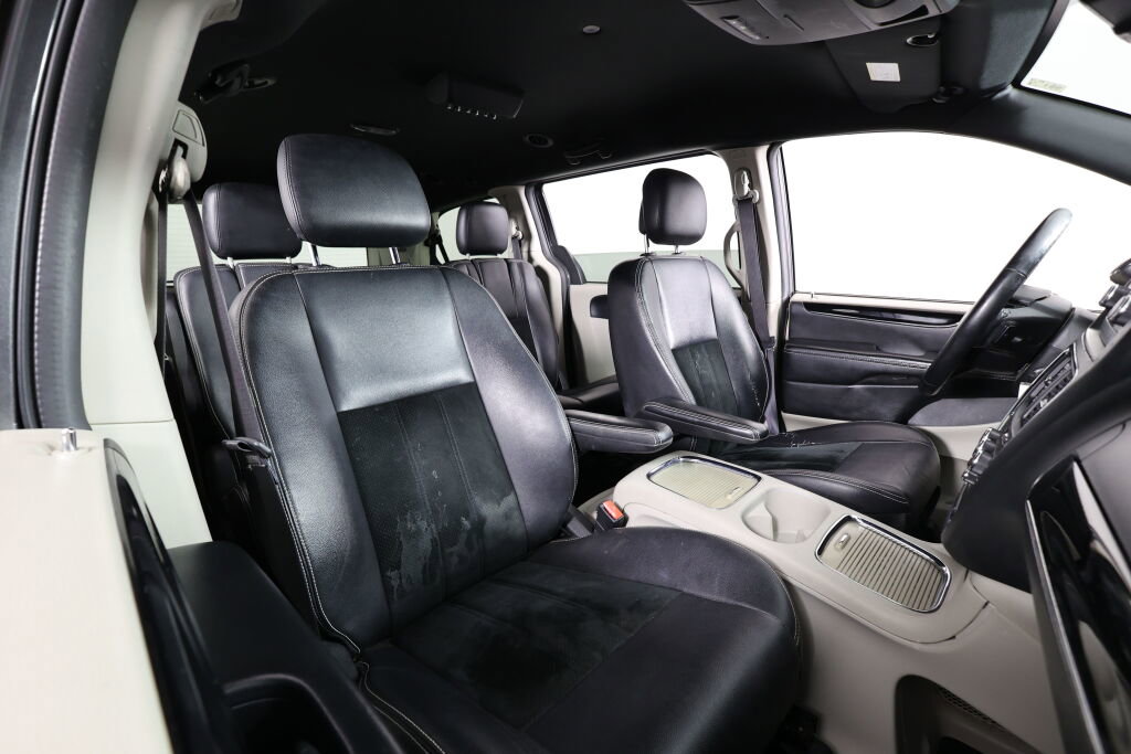 Used 2017 Dodge Grand Caravan SXT FWD image 23