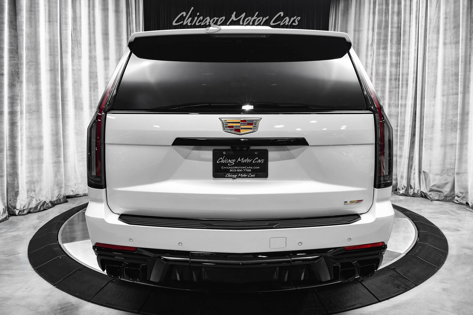 Used 2025 Cadillac Escalade V image 4
