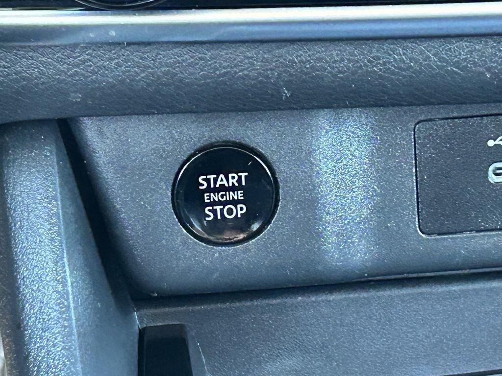 Used 2024 Nissan Rogue S image 17