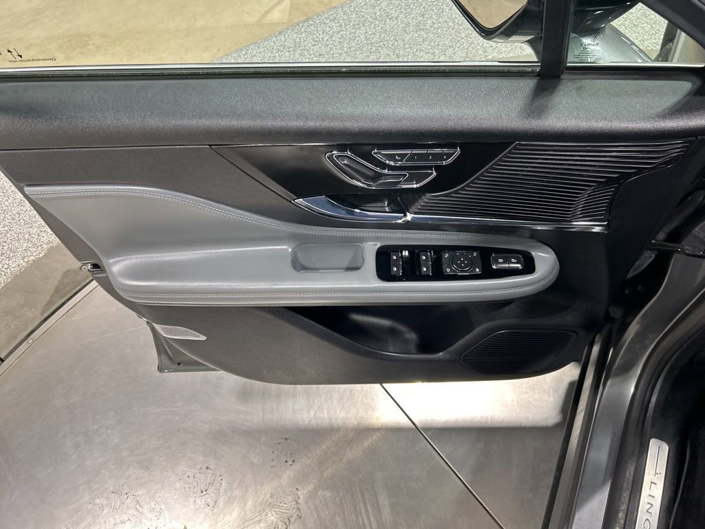 Used 2022 Lincoln Corsair AWD w/ Equipment Group 101A image 15