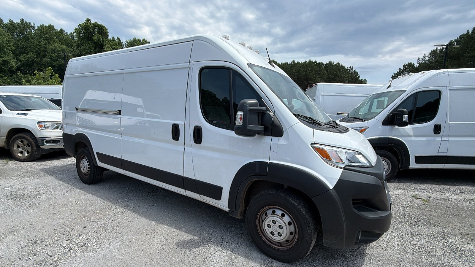 Used 2024 RAM ProMaster 2500 w/ Convenience Group FWD image 5