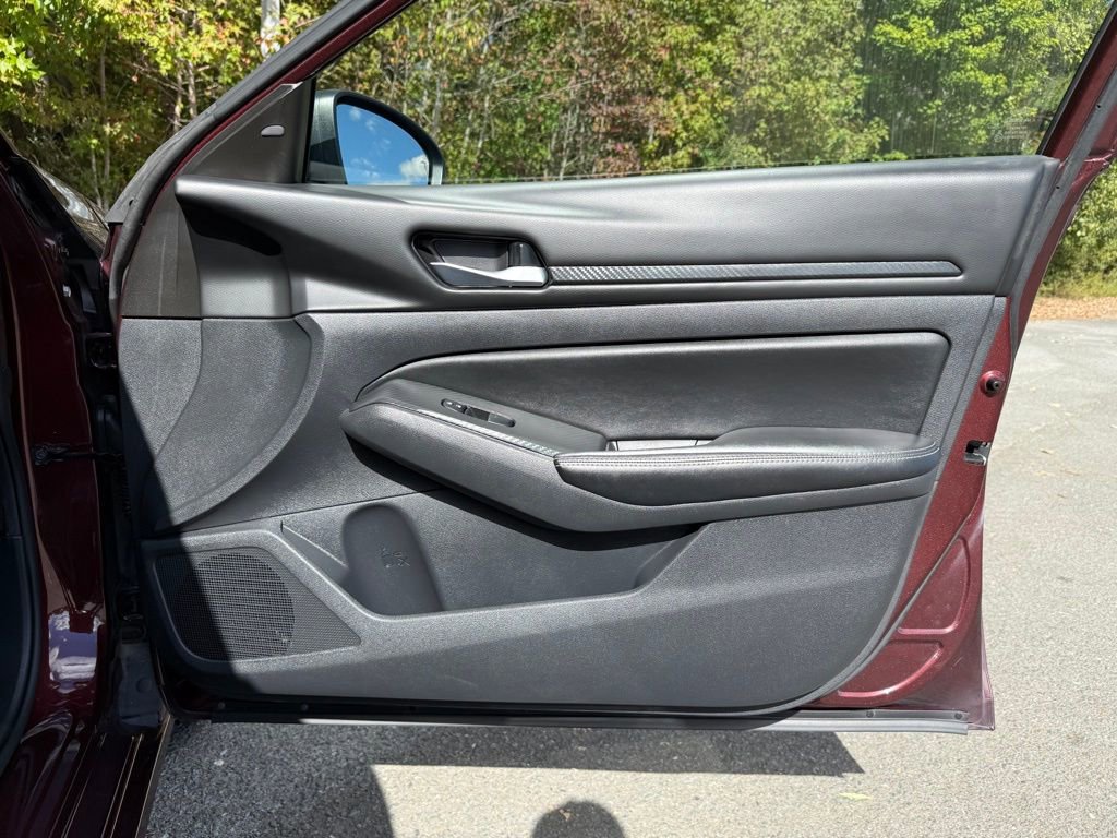 Used 2024 Nissan Altima 2.5 SV image 39
