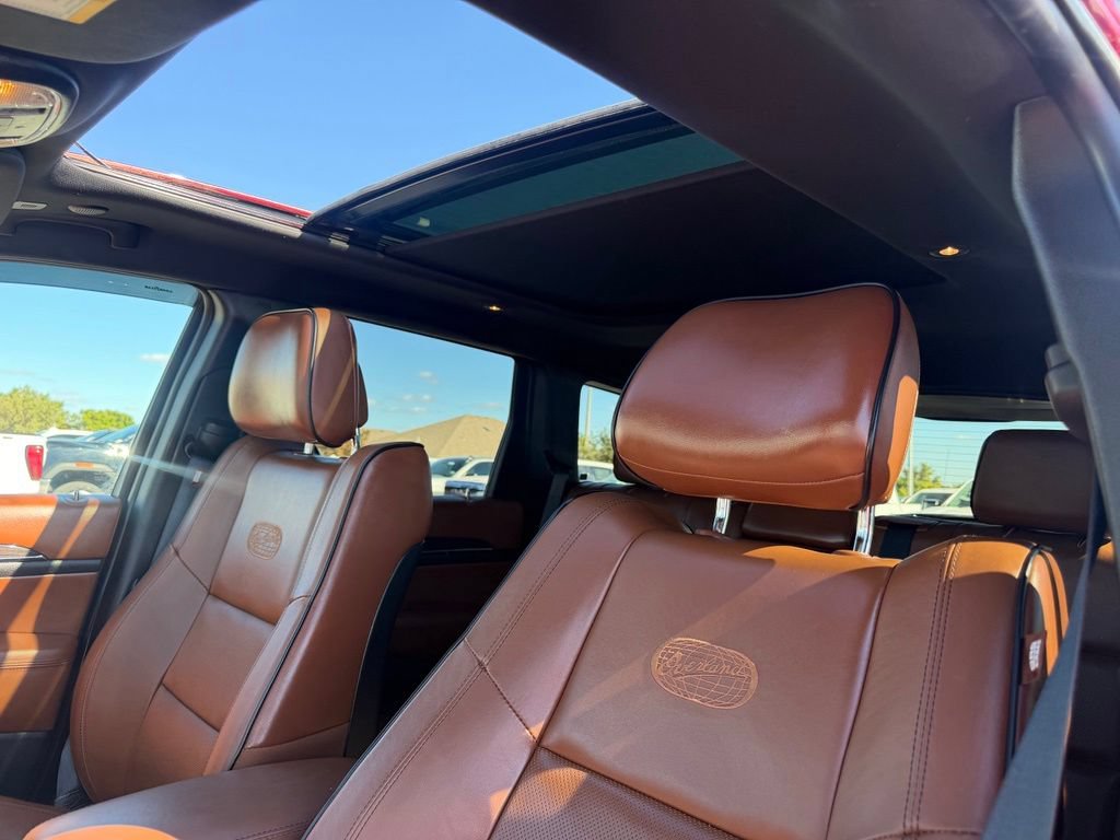 Used 2020 Jeep Grand Cherokee Overland w/ Interior Metal Package AWD/4WD image 29