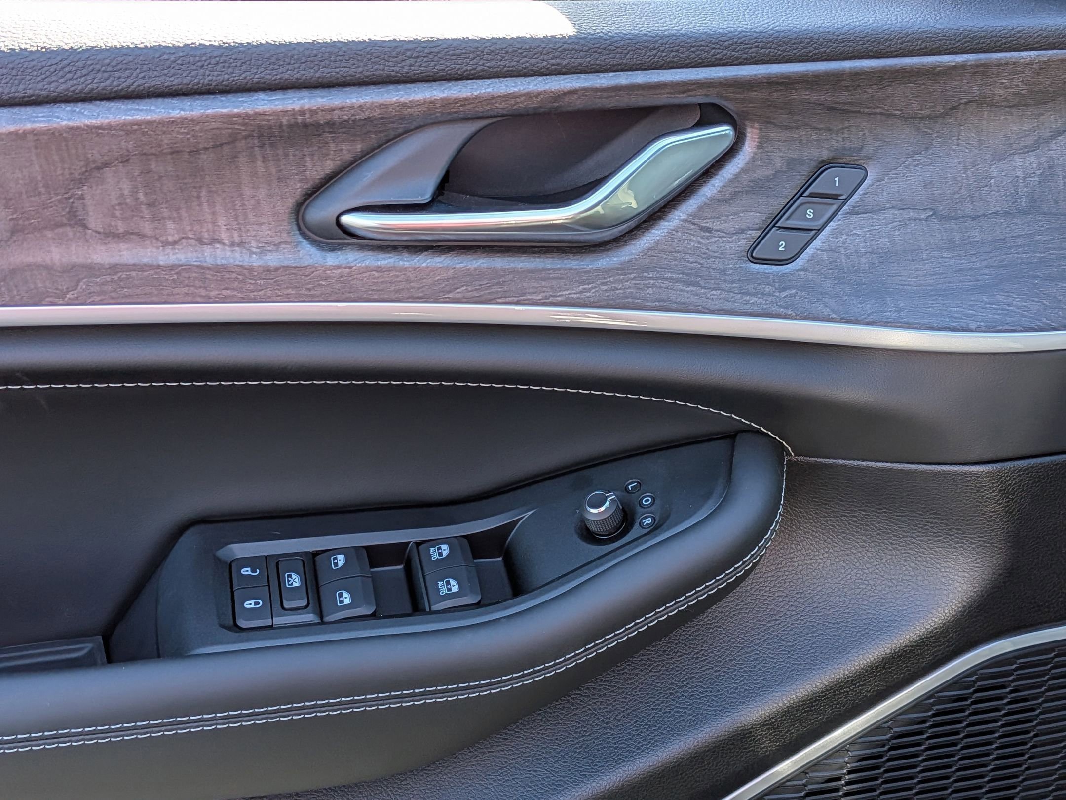New 2026 Jeep Grand Cherokee Limited AWD/4WD image 11