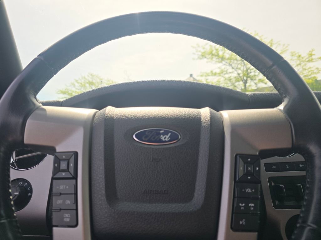 Used 2016 Ford Expedition Limited w/ Equipment Group 301A AWD/4WD image 29