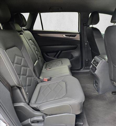 Used 2025 Volkswagen Atlas Cross Sport SE AWD/4WD image 18