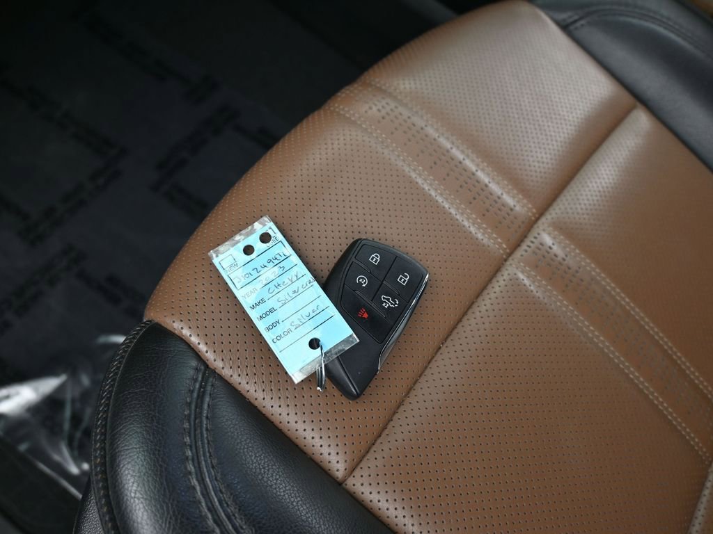 Used 2023 Chevrolet Silverado 1500 High Country w/ Technology Package image 18