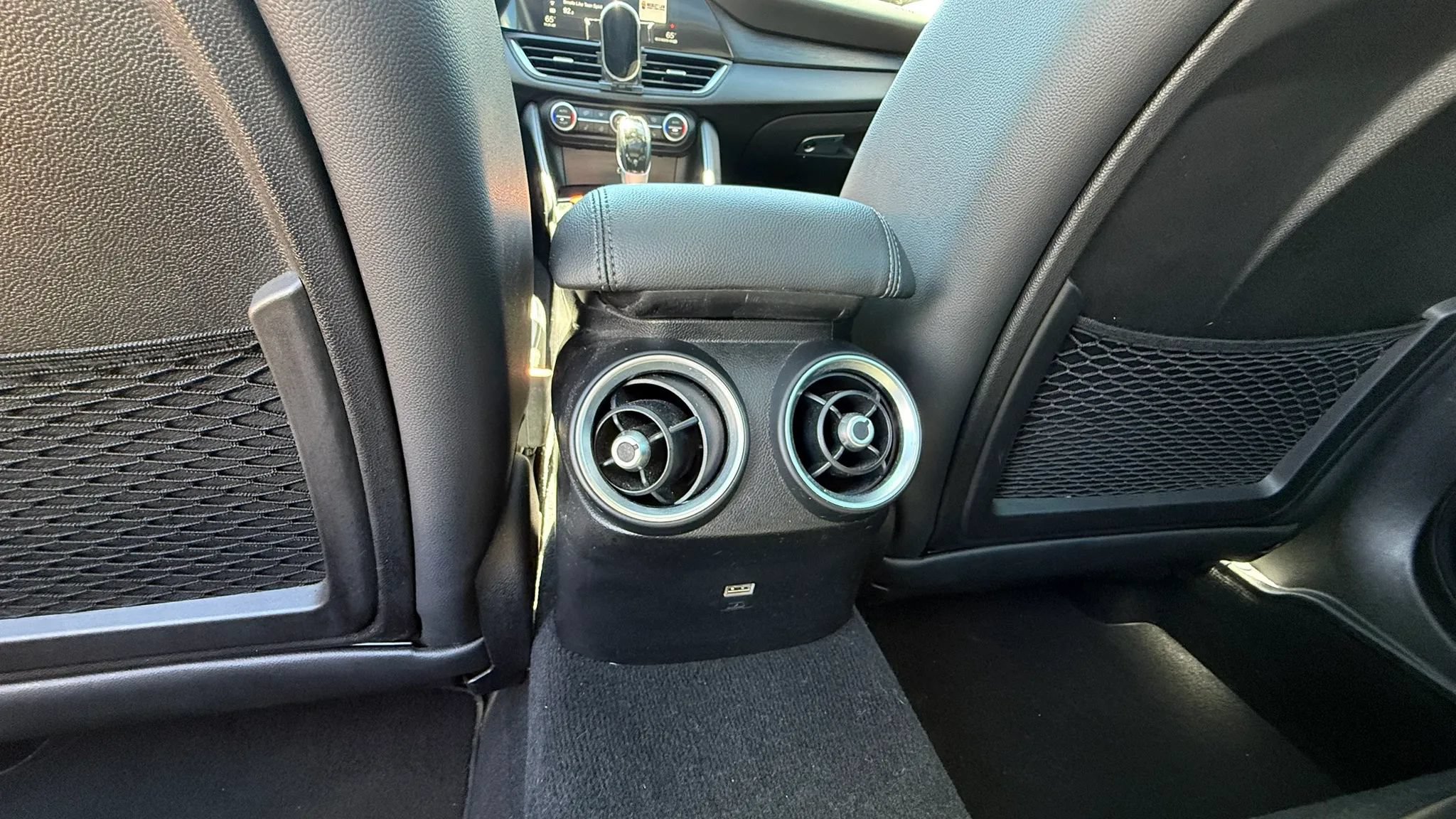 Used 2018 Alfa Romeo Giulia AWD image 28