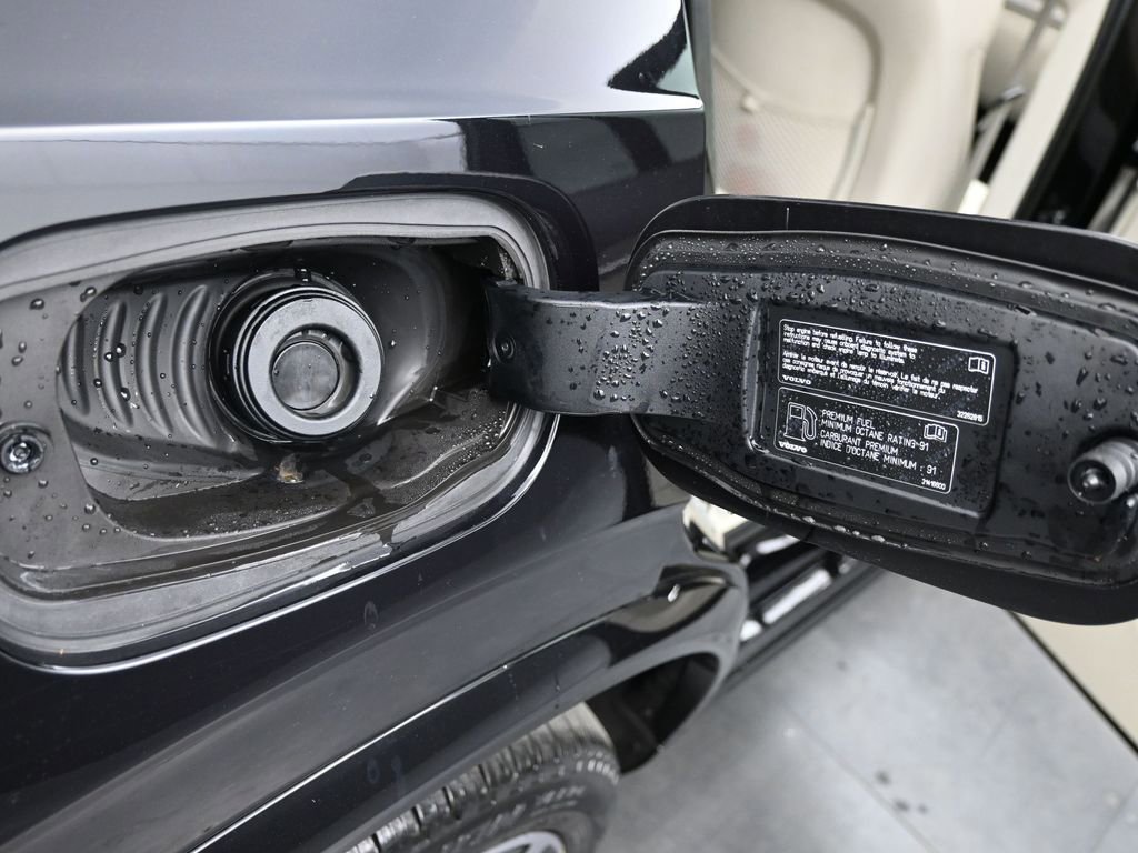 Certified 2023 Volvo XC90 B6 Plus w/ Protection Package Premier image 18