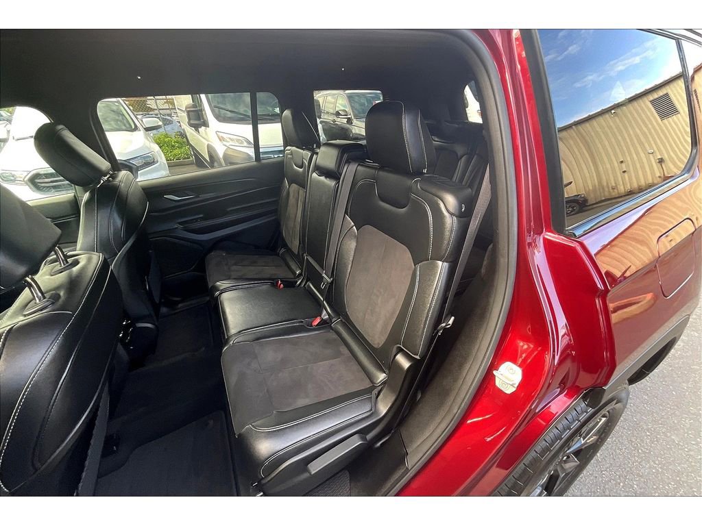 Used 2024 Jeep Grand Cherokee L Laredo image 26