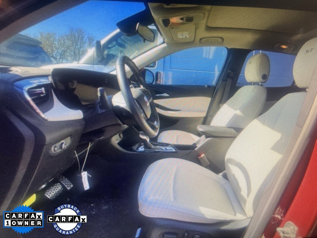 Used 2025 Chevrolet Trax LT w/ Driver Confidence Package image 3