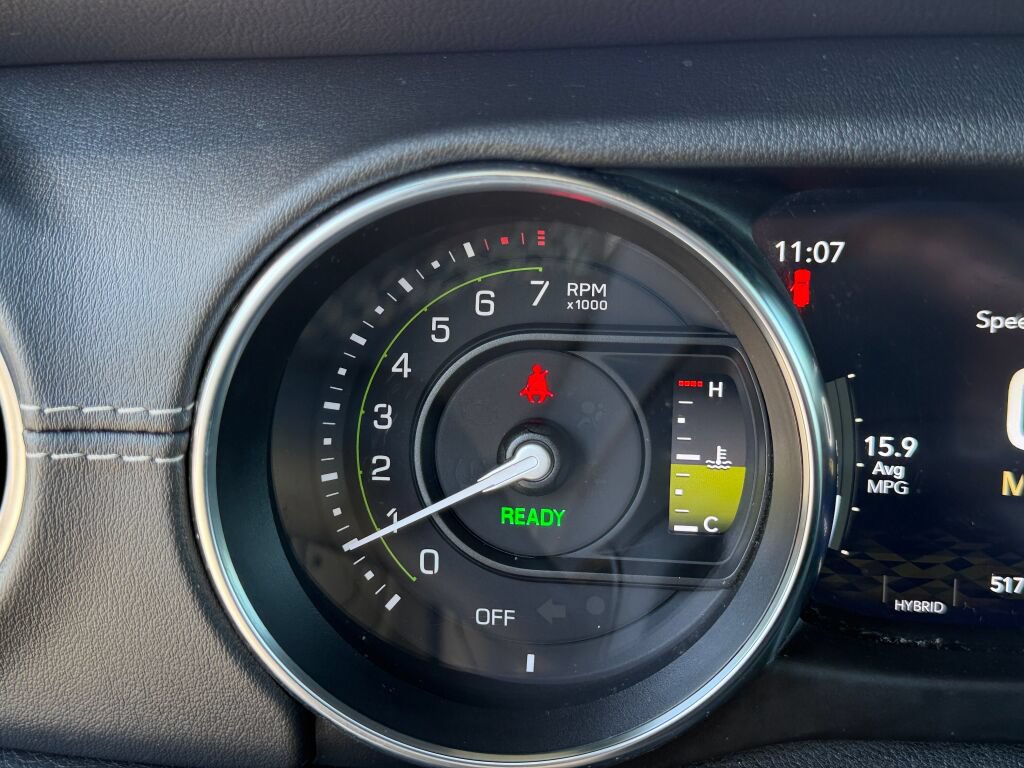 Used 2021 Jeep Wrangler Unlimited Sahara AWD/4WD image 30