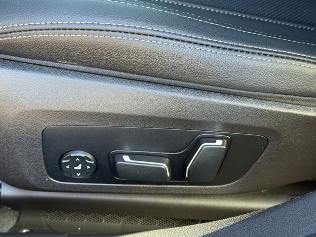 Used 2025 BMW 330i Sedan w/ Convenience Package image 20