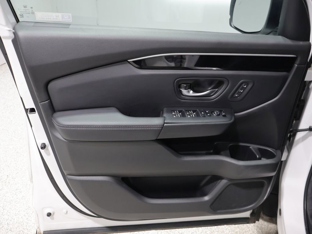 Used 2024 Honda Pilot Touring image 13