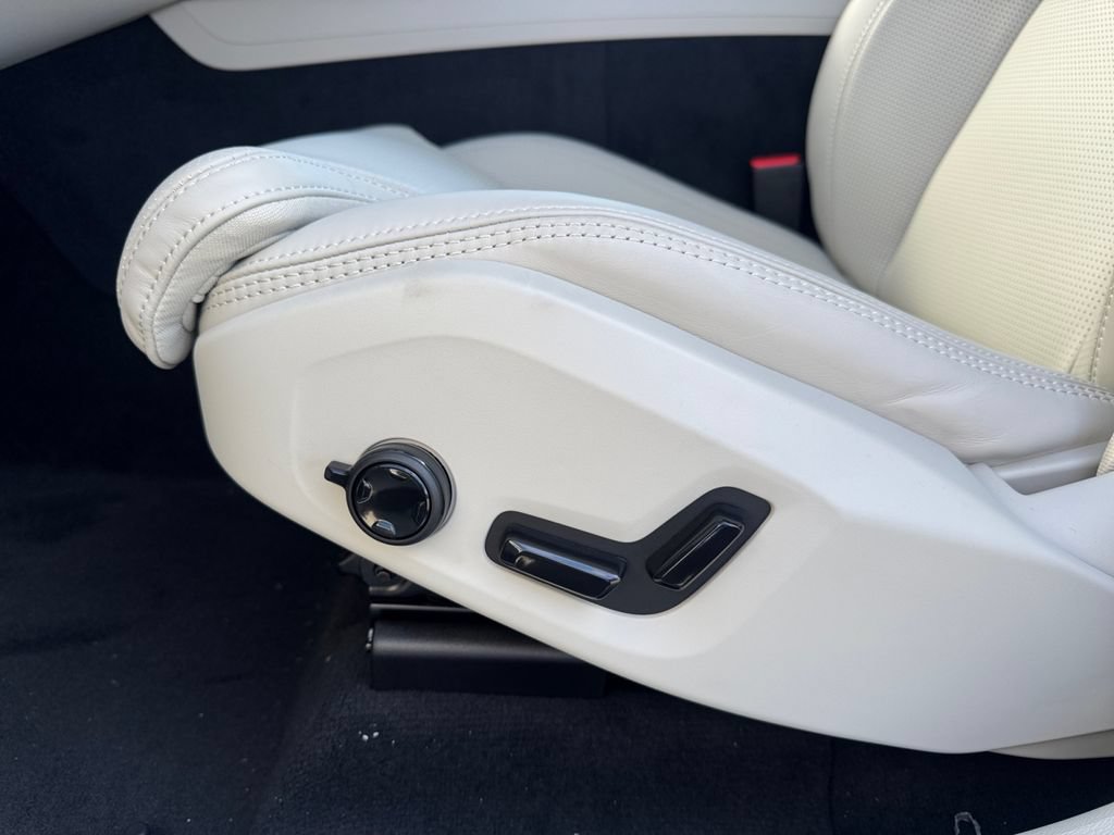 New 2027 Volvo XC60 B5 Ultra AWD/4WD image 11