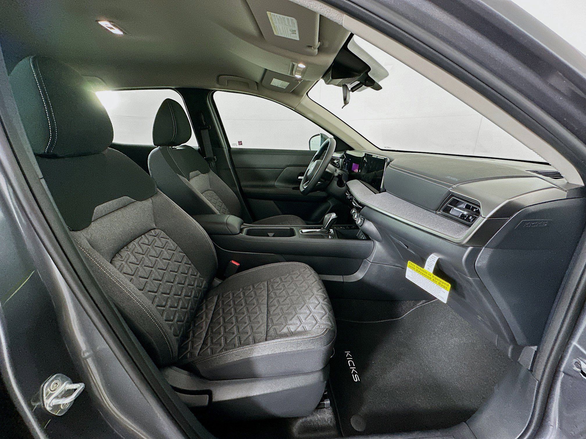 Used 2025 Nissan Kicks SV image 29