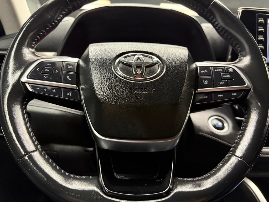 Used 2020 Toyota Highlander LE FWD image 22