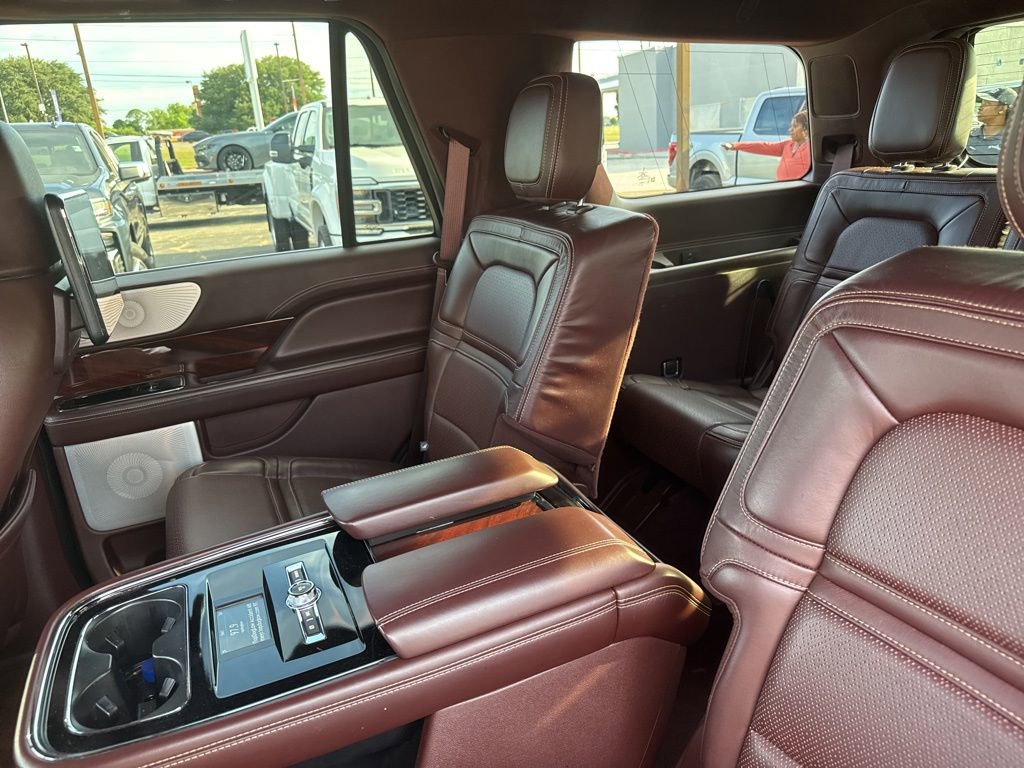 Used 2020 Lincoln Navigator Black Label w/ Cargo Convenience Package AWD/4WD image 32