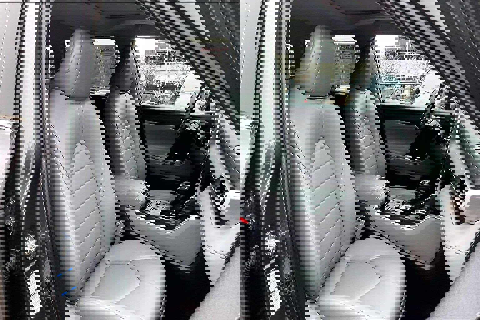 Used 2022 Toyota Highlander XLE image 7