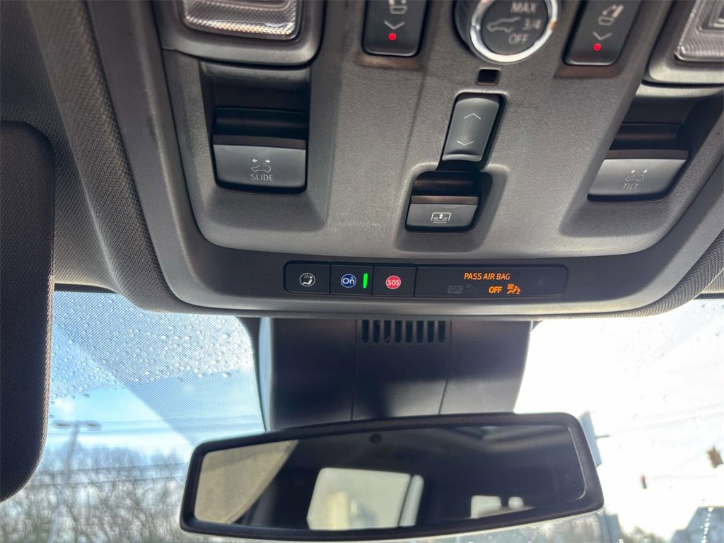 Used 2023 GMC Yukon XL SLT w/ SLT Luxury Package image 33