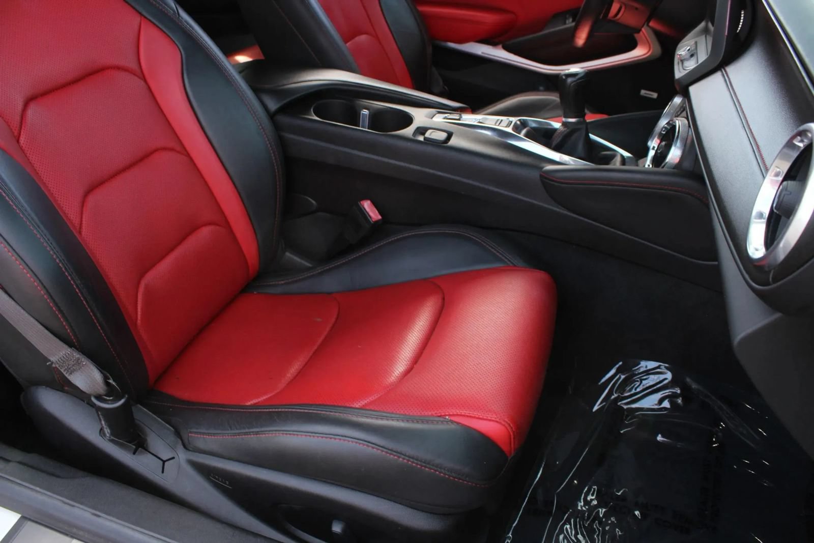 Used 2017 Chevrolet Camaro LT RWD image 15