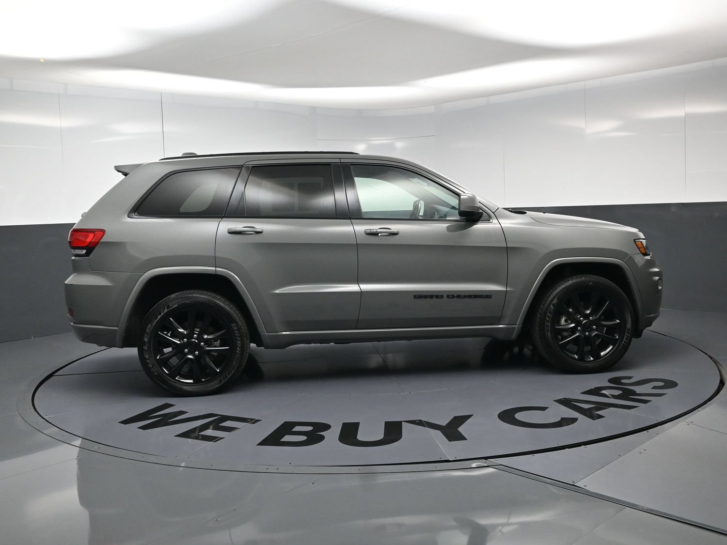Used 2021 Jeep Grand Cherokee Laredo X AWD/4WD image 10
