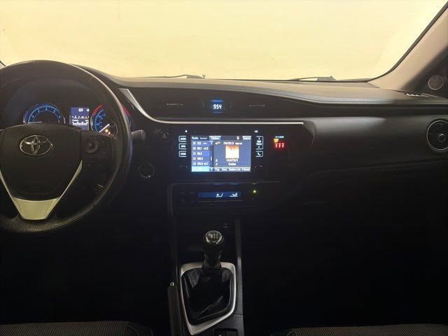 Used 2018 Toyota Corolla SE image 30