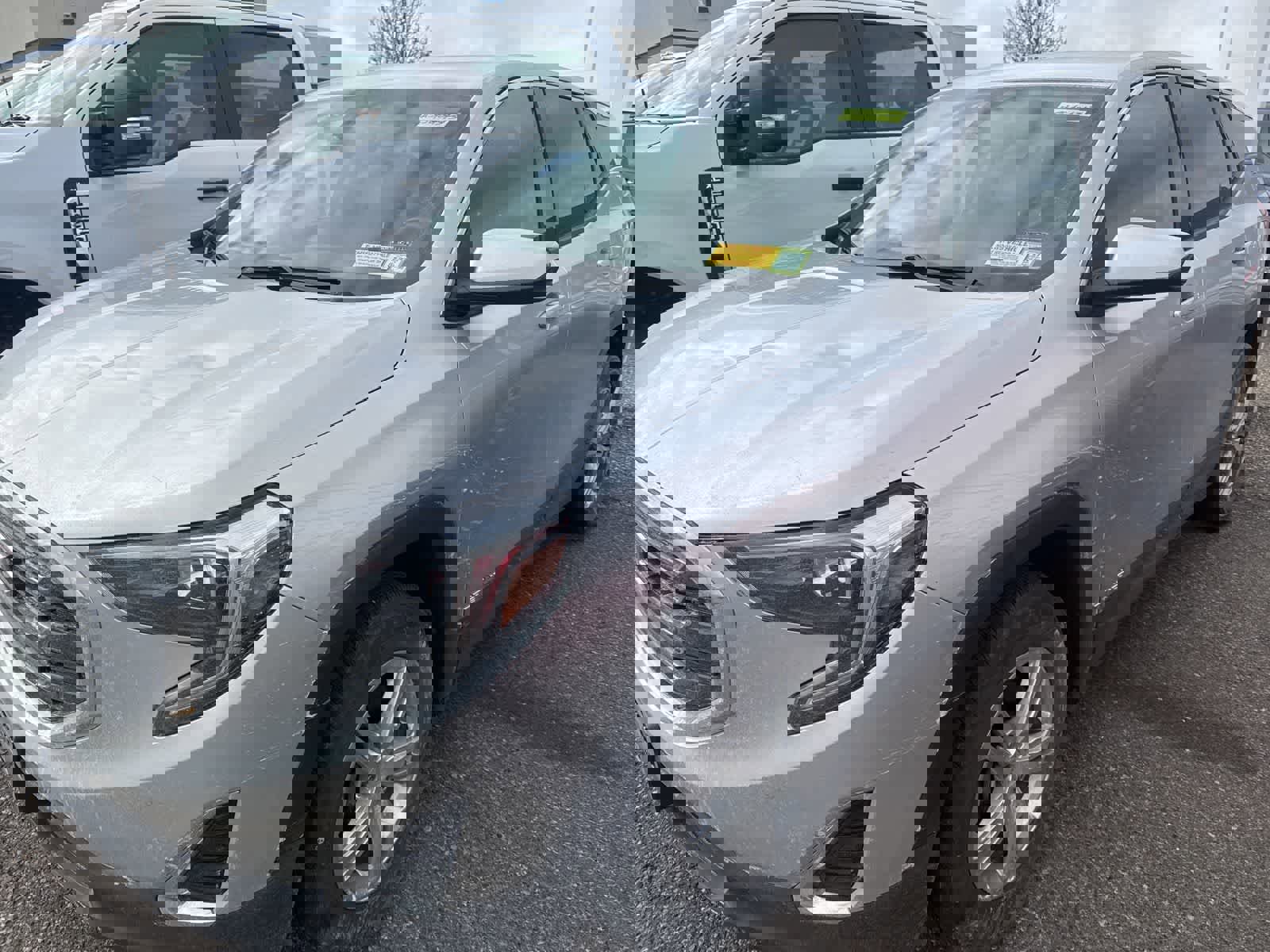 Used 2018 GMC Terrain SLE image 3